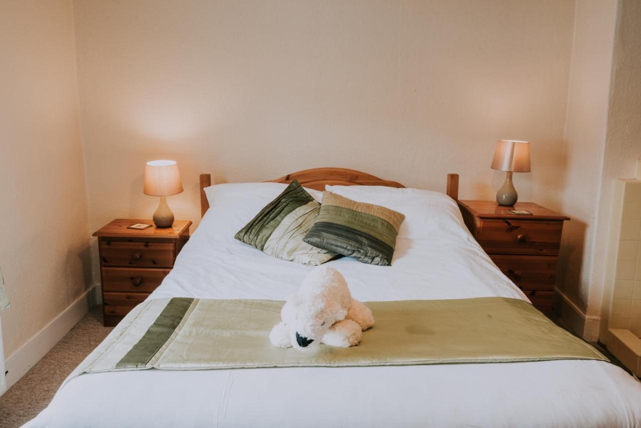 Bed and Breakfast The White Bear à Devizes Extérieur photo