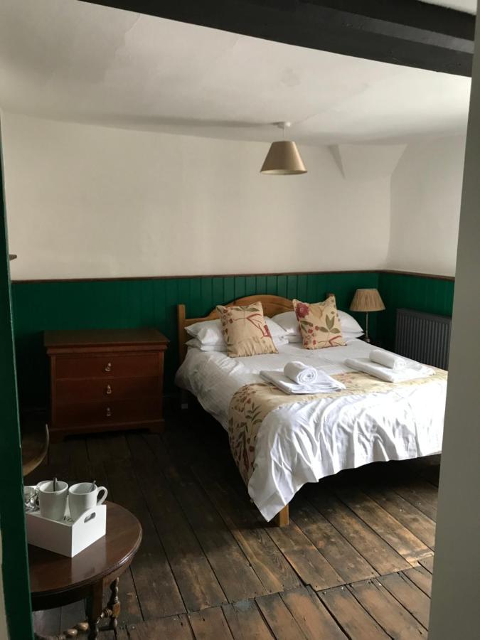 Bed and Breakfast The White Bear à Devizes Extérieur photo