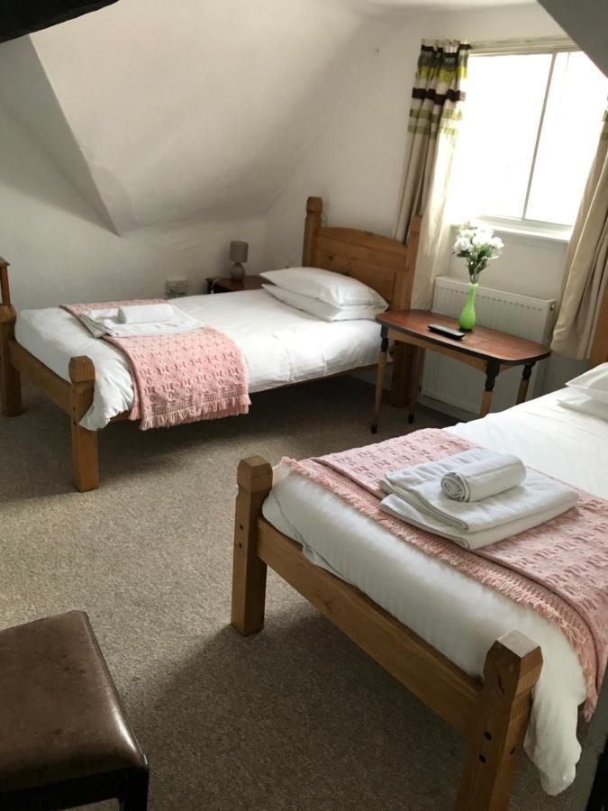Bed and Breakfast The White Bear à Devizes Extérieur photo